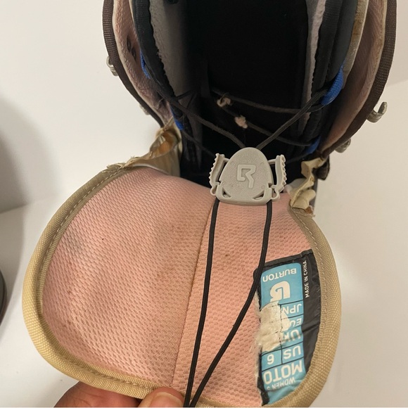 Burton Moto Snowboarding Boots- Women’s size 6 - Picture 9 of 15